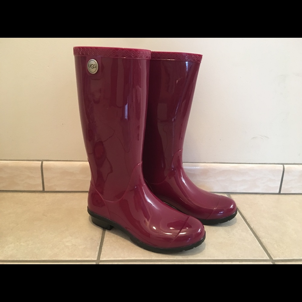 UGG Shaye Rainboots in Garnet
